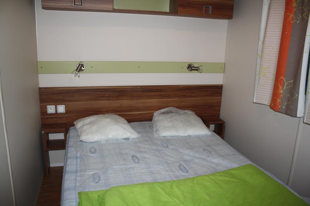 le Camping Des 3 Lacs Belmont-Tramonet Extérieur photo