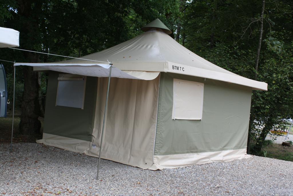 le Camping Des 3 Lacs Belmont-Tramonet Extérieur photo