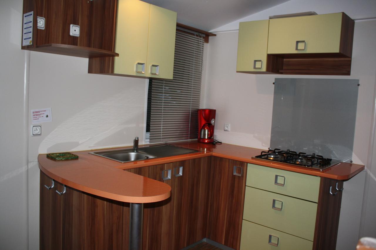 le Camping Des 3 Lacs Belmont-Tramonet Extérieur photo