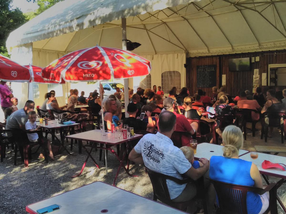 le Camping Des 3 Lacs Belmont-Tramonet Extérieur photo